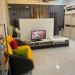 20 Homestay Cozy Studio Mount Austin Tebrau Near Jusco Toppen