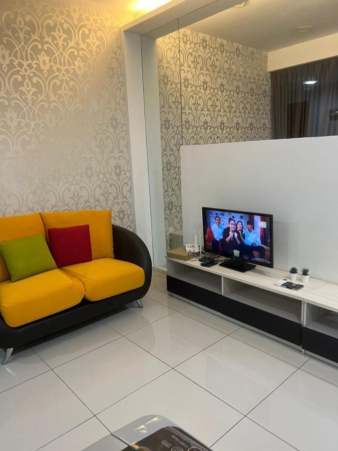 Homestay 20 Cozy Mount Austin Tebrau Near Jusco Toppen